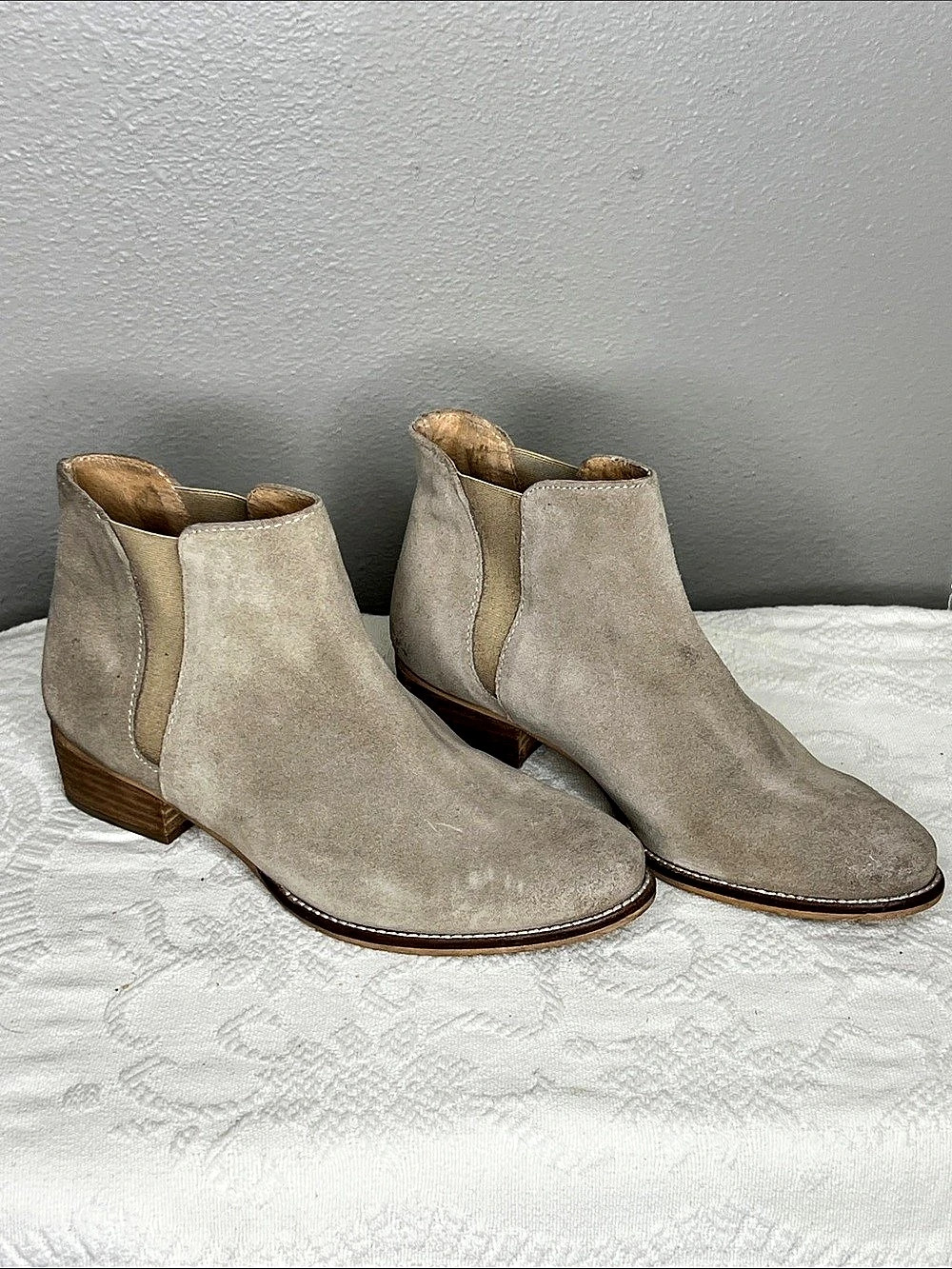 Seychelles Suede Ankle Boots in Gray US 7.5